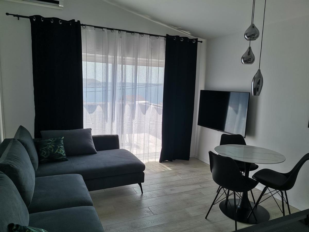 Apartmani Darko Ртина Екстериор снимка