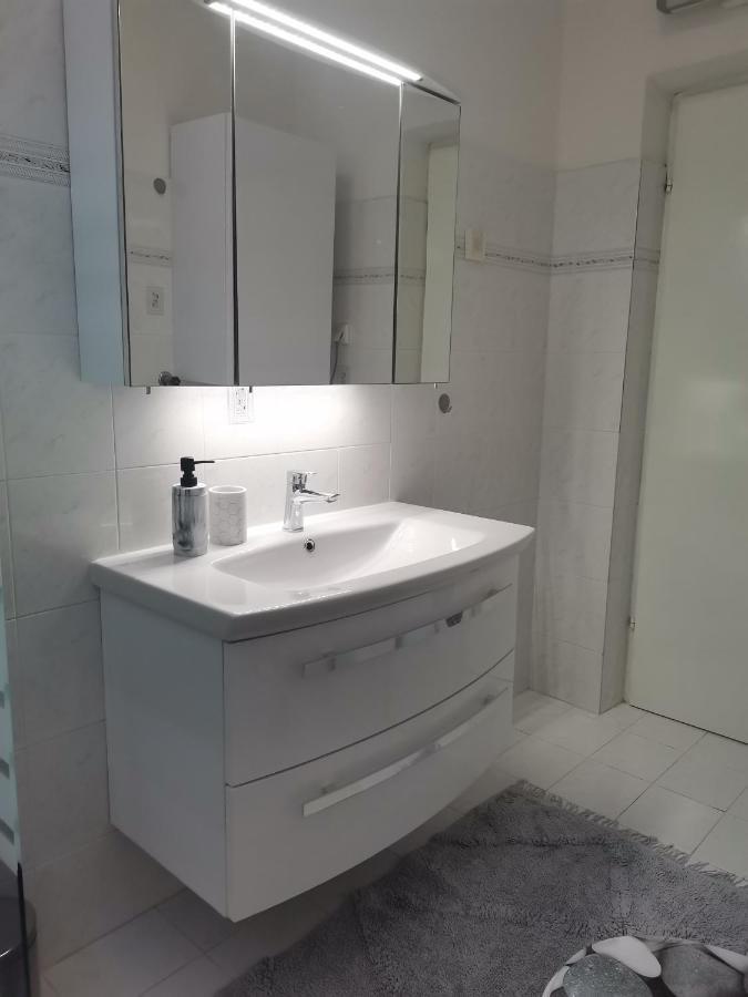 Apartmani Darko Ртина Екстериор снимка